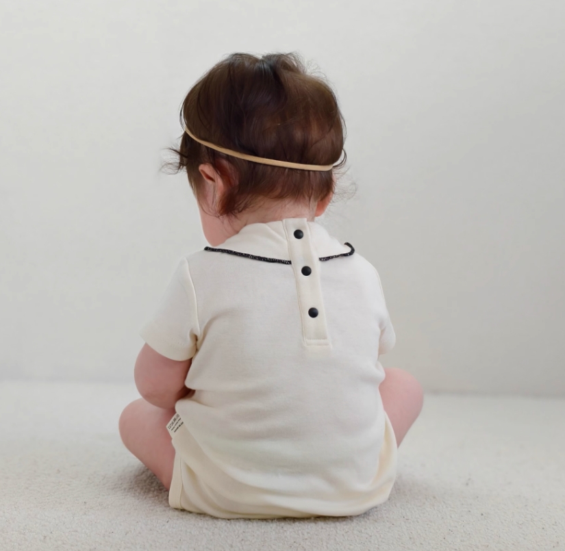 baby三角領巾爬服