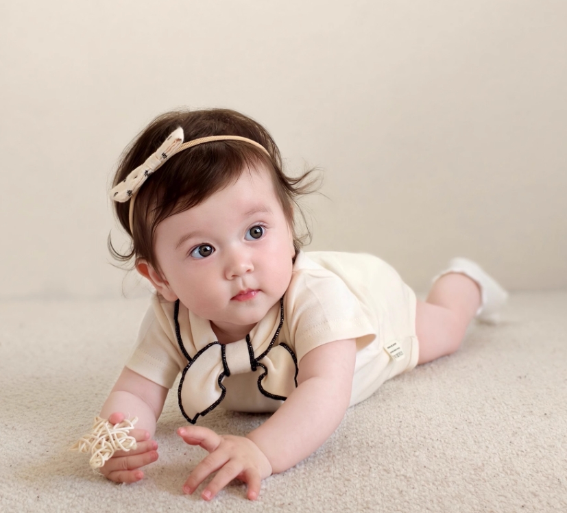 baby三角領巾爬服