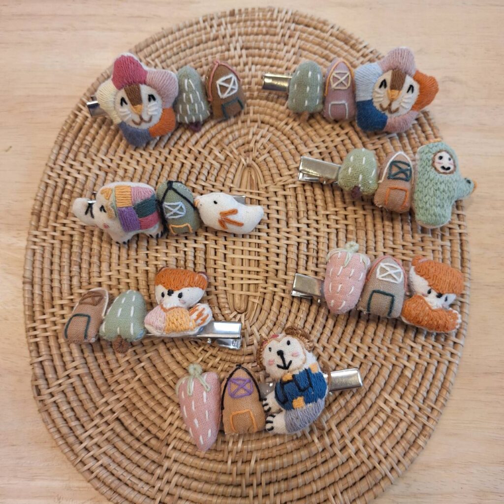 Sister Fox's 刺繡小髮夾 Sister Fox's 刺繡小髮夾