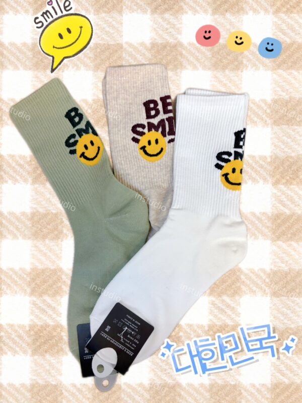 韓系字母微笑中筒襪