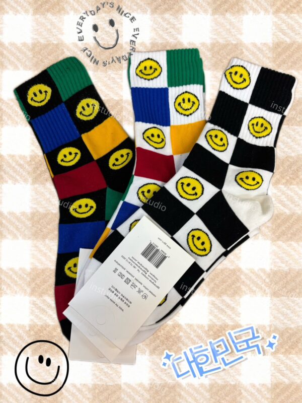 韓系格紋笑臉中筒襪