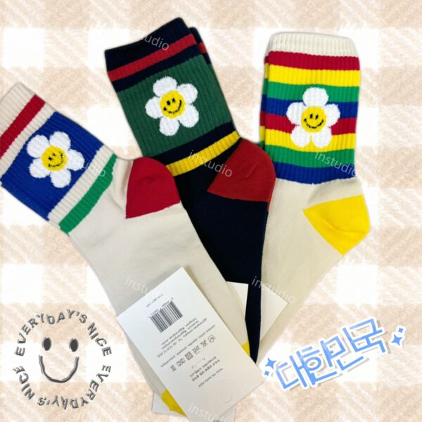 韓系花朵笑臉中筒襪